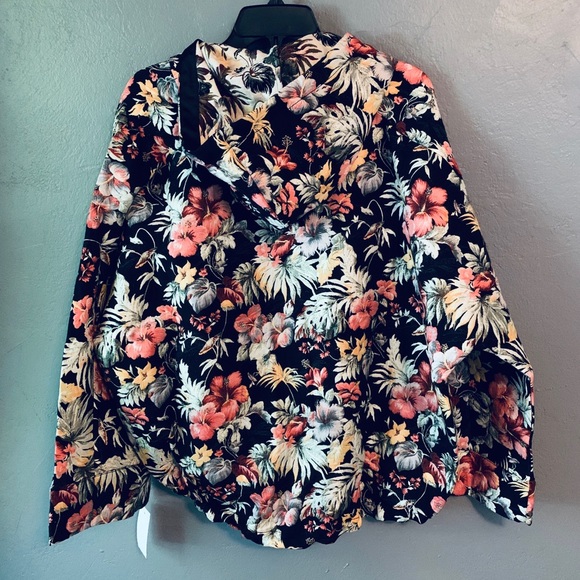 BlankNYC Summer Floral Windbreaker - Picture 5 of 10